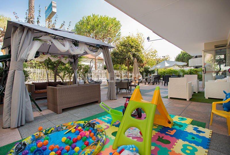 Hotel Fucsia Riccione Exterior foto