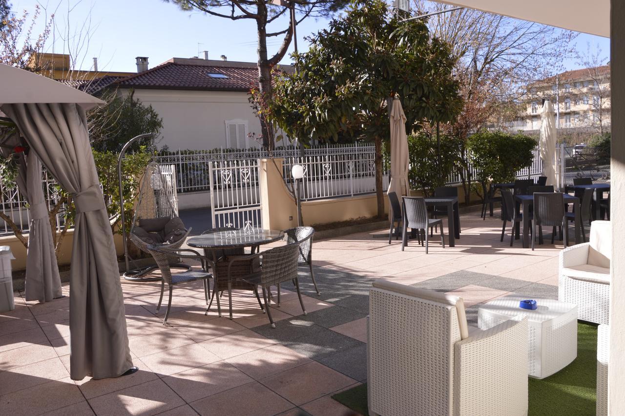 Hotel Fucsia Riccione Exterior foto