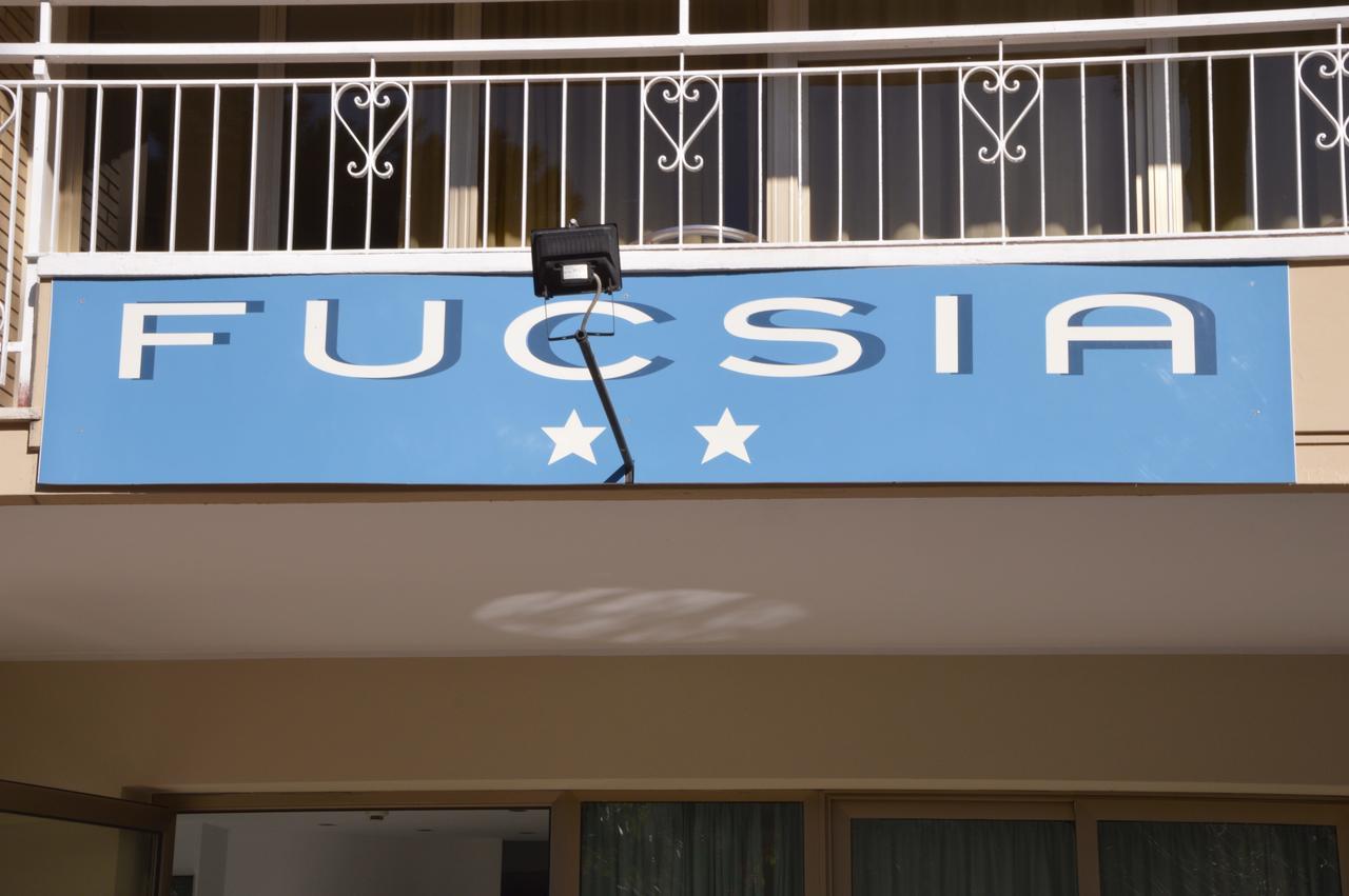 Hotel Fucsia Riccione Exterior foto